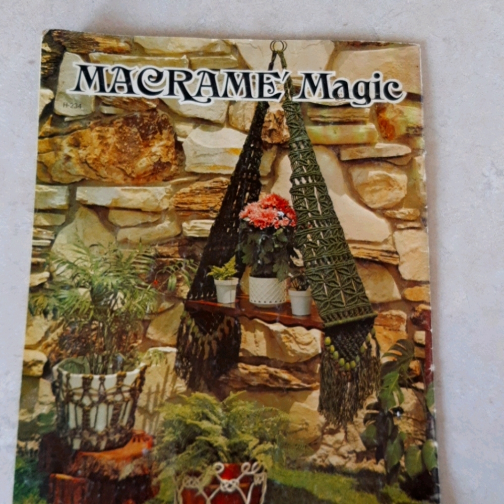 Macrame instructional book